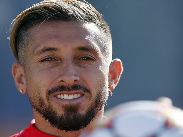 Milan incar Herrera