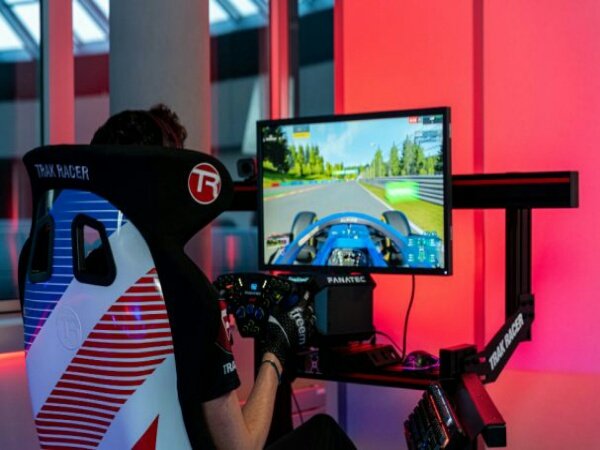 BenQ Sokong Alpine Esports dengan MOBIUZ untuk F1 Esports Series