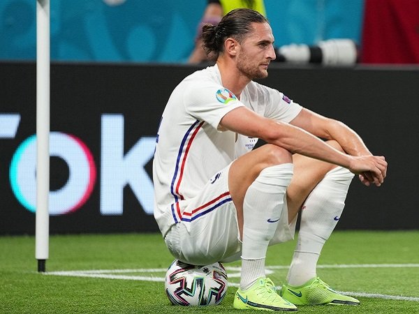 Adrien Rabiot dinyatakan terjangkit COVID-19.