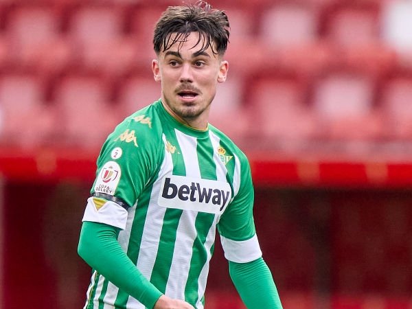 Southampton Incar Gelandang Serang Real Betis, Rodri Sanchez