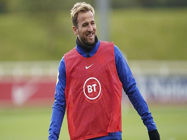 Southgate bahas Kane