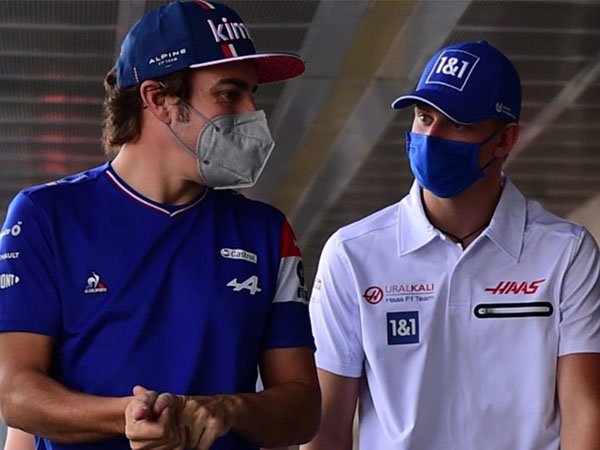 Fernando Alonso dan Mick Schumacher