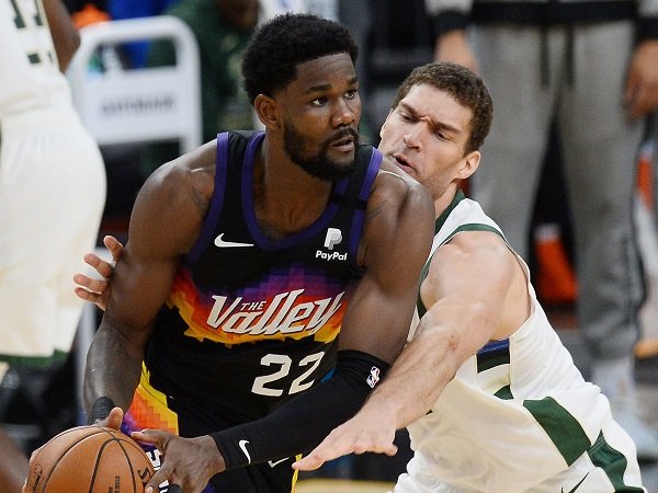 Deandre Ayton tak capai kesepakatan perpanjangan kontrak dengan Phoenix Suns.