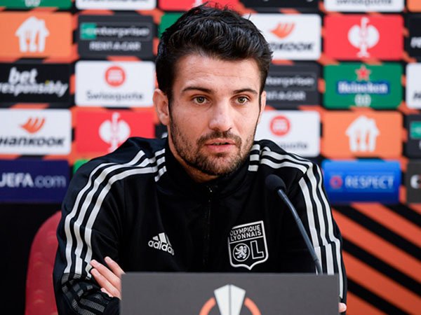 Kapten Lyon Leo Dubois targetkan tiga poin ketika bertandang ke Sparta Praha