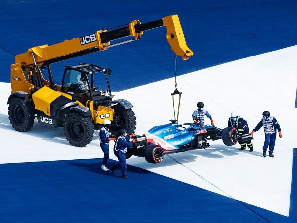 Pebalap Alpine Fernando Alonso jalani sesi latihan yang tidak mulus di hari pertama GP Amerika Serikat