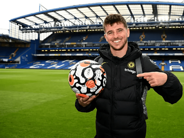 Mason Mount cetak hattrick perdana untuk Chelsea.