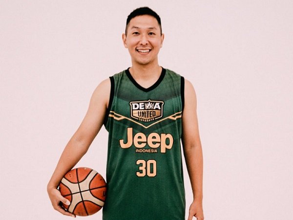 Xaverius Prawiro resmi merapat ke Dewa United Surabaya. (Images: IBL)
