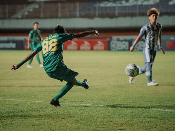 Laga Persebaya Surabaya kontra Persiraja Banda Aceh