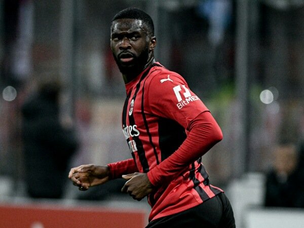 Fikayo Tomori berterima kasih kepada Chelsea yang telah membantu perkembangannya sebagai pesepakbola.