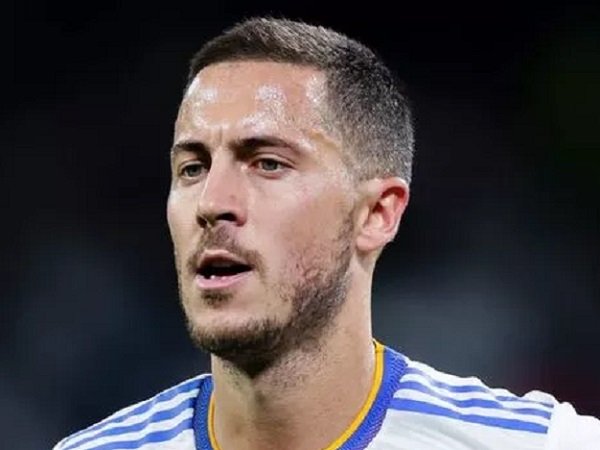 Christian Benteke bahas penyebab buruknya performa Eden Hazard.