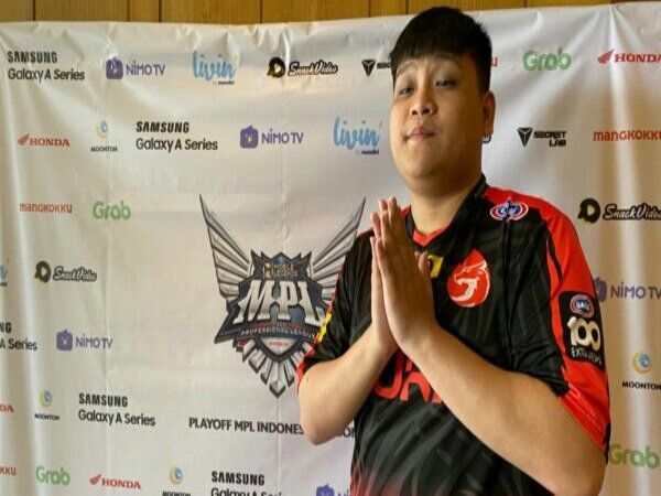 High Aura Fire Buktikan Aamon Jungler Build Tank Bisa Efektif