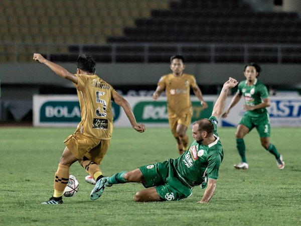 Laga PSS Sleman kontra Bhayangkara FC