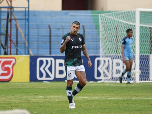 Penyerang Persikabo 1973, Ciro Alves merayakan gol ke gawang Persela Lamongan