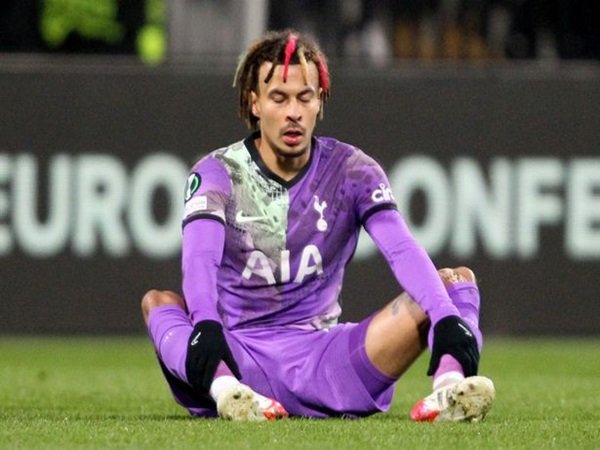 Gelandang Tottenham