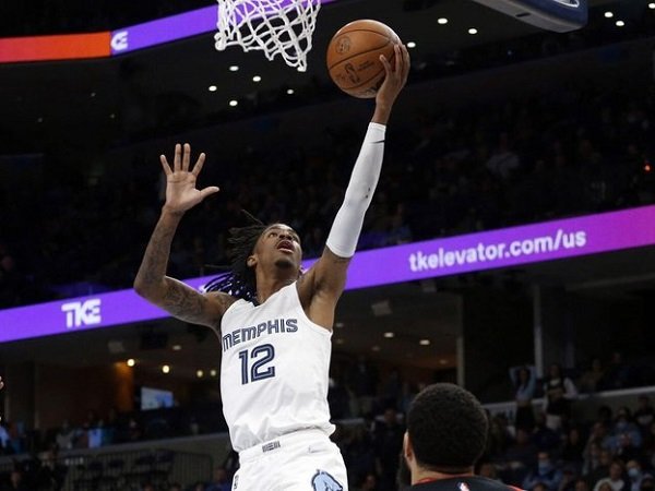 Ja Morant beruntung lututnya hanya mengalami cedera memar biasa.