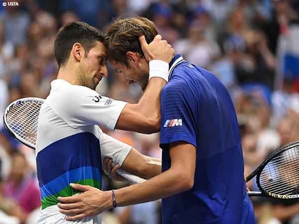 Daniil Medvedev sanjung Novak Djokovic dengan lakukan ini