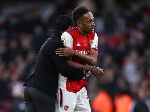 Mikel Arteta dan Pierre-Emerick Aubameyang
