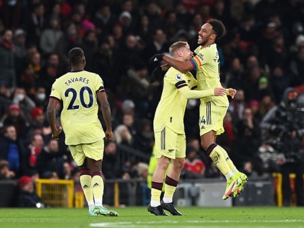 Arsenal melawat ke kandang Everton dengan tekad untuk bangkit.