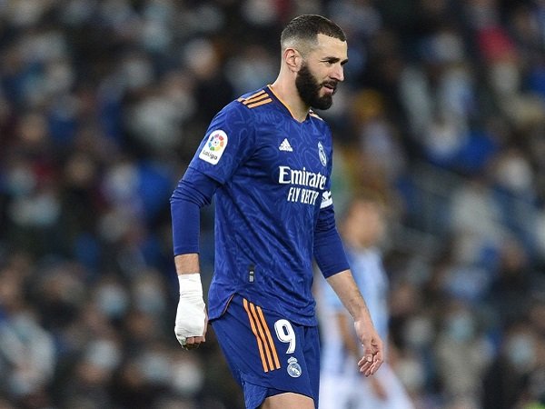 Karim Benzema terancam absen saat Real Madrid hadapi Inter Milan dan Atletico Madrid.