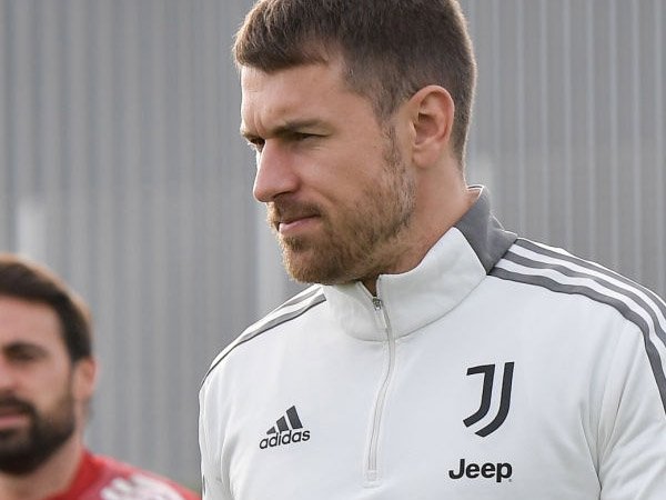 Leeds United Menangkan Perlombaan untuk Rekrut Aaron Ramsey