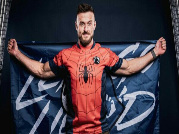 Legenda CS:GO pashaBiceps Bakal Lakoni Debut MMA