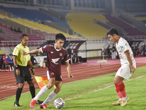 Syamsuddin Batolla belum puas denga performa PSM Makassar