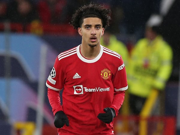 Gelandang Manchester United, Zidane Iqbal.