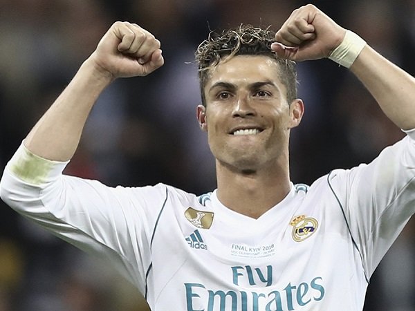 Mantan Presiden Real Madrid, Ramon Calderon klaim membeli Cristiano Ronaldo dengan murah dari MU. (Images: Getty)