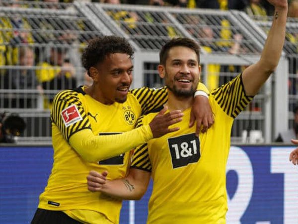 Raphael Guerreiro dan Donyell Malen