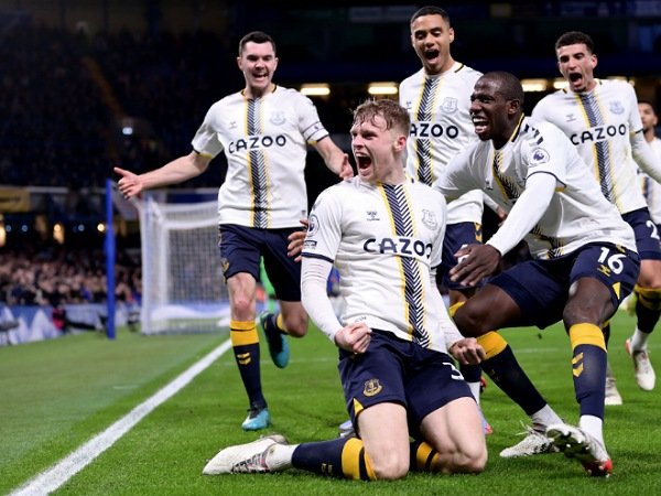 Jarrad Branthwaite, bek muda Everton berusia 19 tahun.