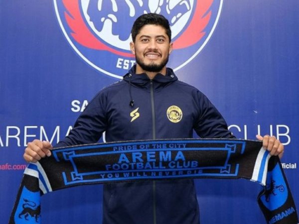 Kiper Arema FC, Adison Maringa sebut dua penyerang berbahaya di Liga 1