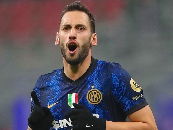 Hakan Calhanoglu