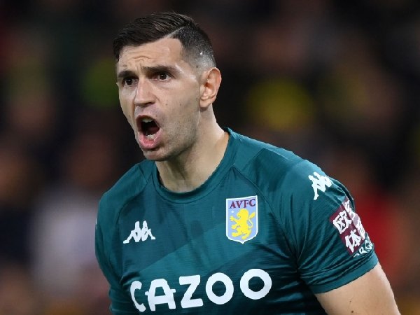 Emiliano Martinez beberapa kali membuat penggemar Arsenal marah dengan pernyataannya