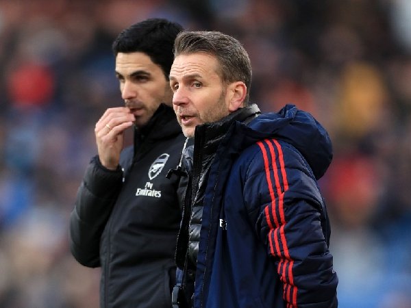 Albert Stuivenberg akan menggantikan Mikel Arteta untuk memimpin Arsenal