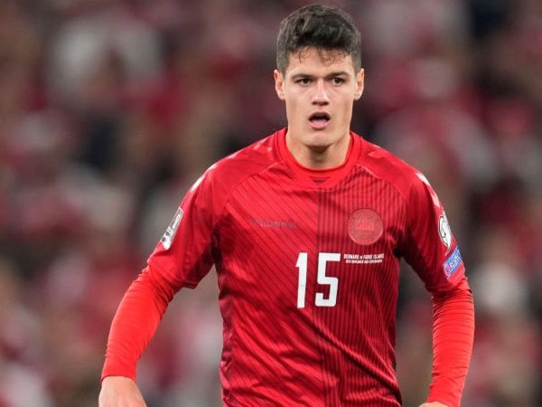 Brentford Resmi Perpanjang Kontrak Christian Norgaard