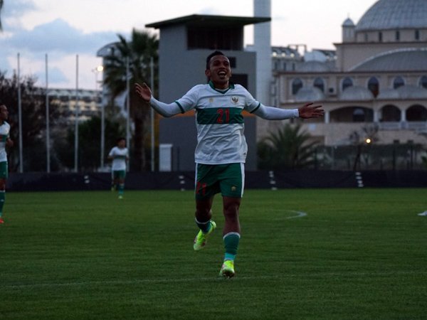 Irfan Jaya saat memperkuat timnas Indonesia