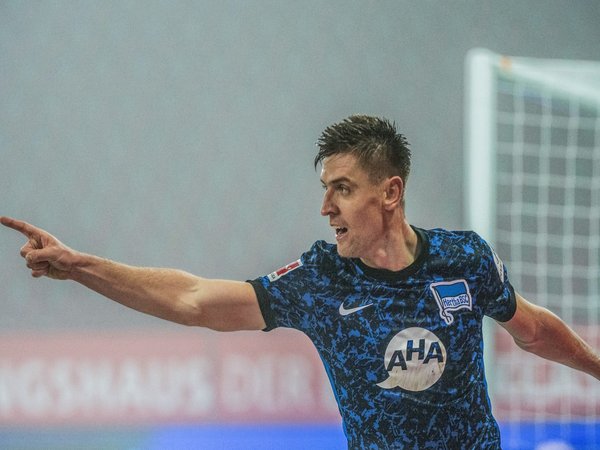 Dengan kehadiran Krzysztof Piatek dari Hertha Berlin, spekulasi kepergian Dusan Vlahovic dari Fiorentina pun semakin mengencang di bursa transfer Januari ini / via Getty Images