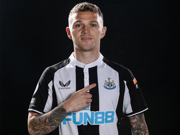 Bek Newcastle United, Kieran Trippier.