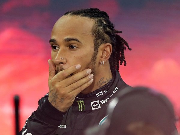 Kepahitan GP Abu Dhabi diyakini buat mental Lewis Hamilton makin kuat.