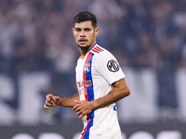 Juventus minati gelandang Lyon dan striker Zenit setelah kehilangan Chiesa.