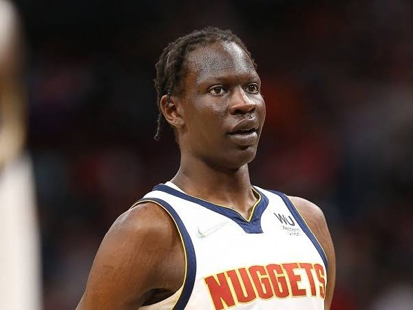 Bol Bol gagal merapat ke Detroit Pistons karena tak lolos tes medis.