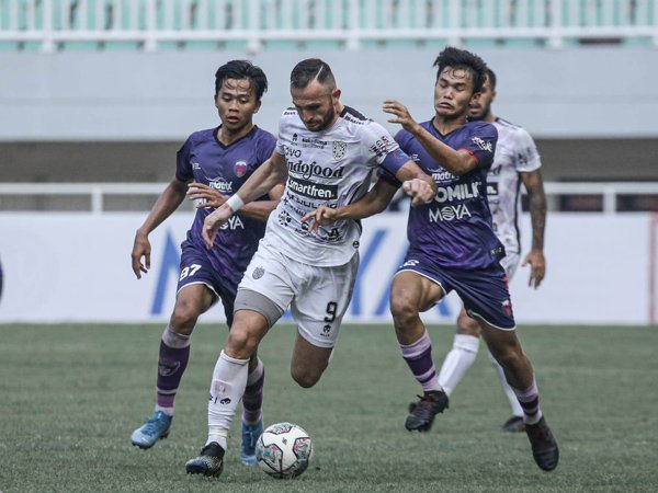 Laga Bali United kontra Persita Tangerang di putaran pertama
