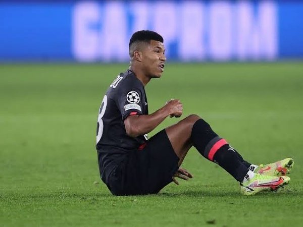 Atletico Madrid ajukan tawaran untuk Reinildo