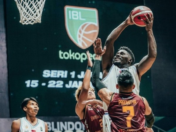 Pemain asing Amartha Hangtuah, Anton Waters Sr. (Images: IBL)