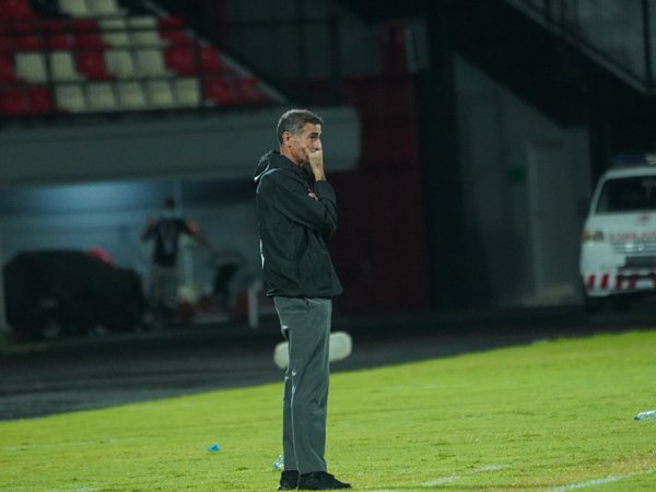 Angelo Alessio resmi didepak Persija Jakarta dari kursi pelatih