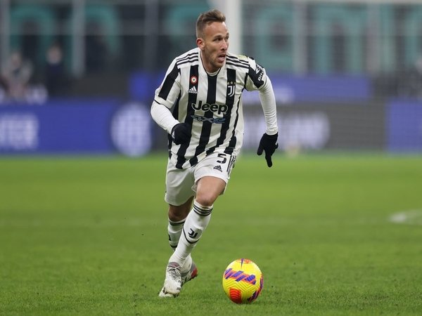 Arsenal menemui deadlock dalam upaya mereka mendatangkan Arthur Melo dari Juventus / via Getty Images