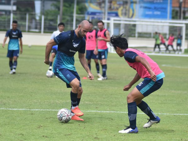 Mohammed Rashid dalam sesi latihan Persib