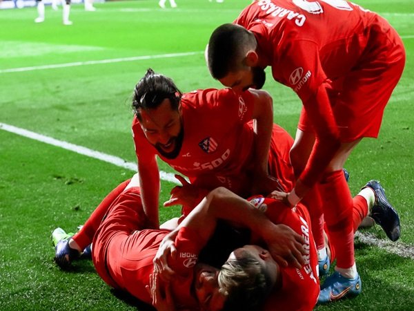 Atletico Madrid menang dramatis vs Valencia