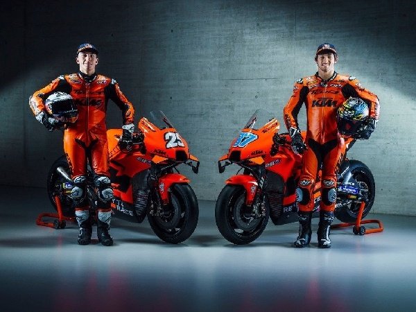 Herve Poncharal targetkan pebalapnya untuk jadi rookie terbaik.