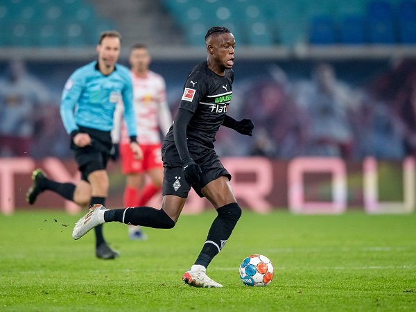 Juventus kejar Denis Zakaria setelah Dusan Vlahovic.
